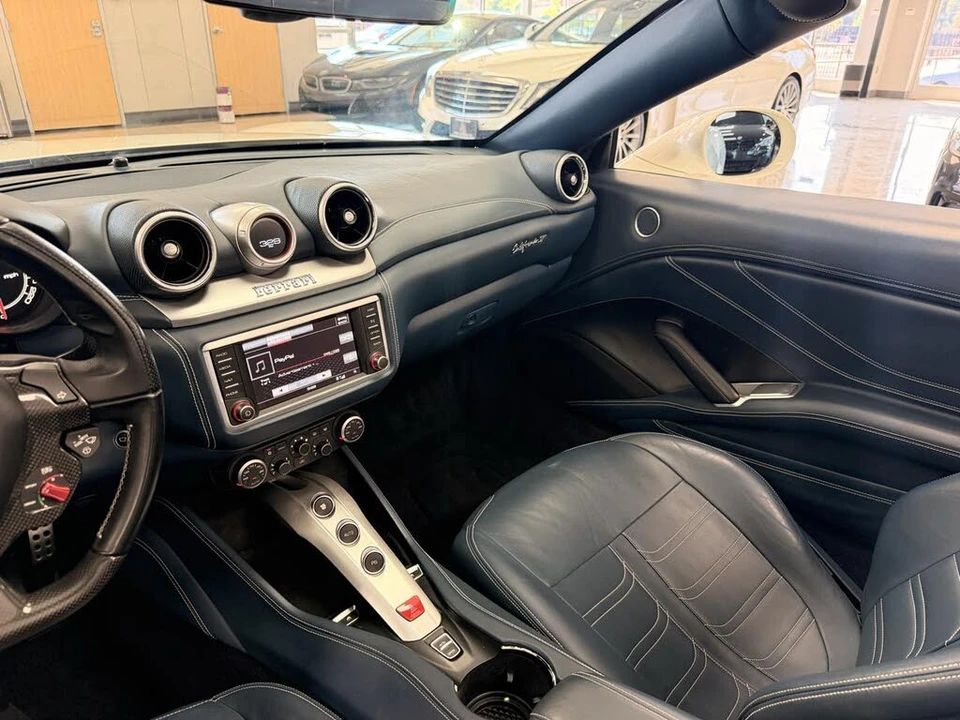 2015 Ferrari California T - Image 13 of 31
