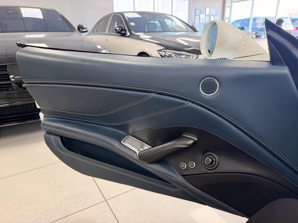 2015 Ferrari California T - Image 10 of 31