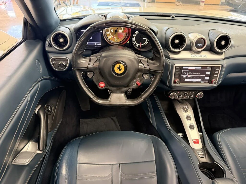 2015 Ferrari California T - Image 12 of 31