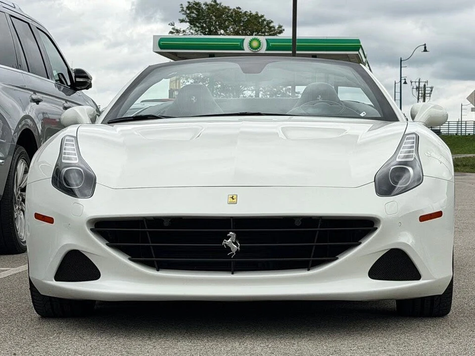 2015 Ferrari California T - Image 13 of 31