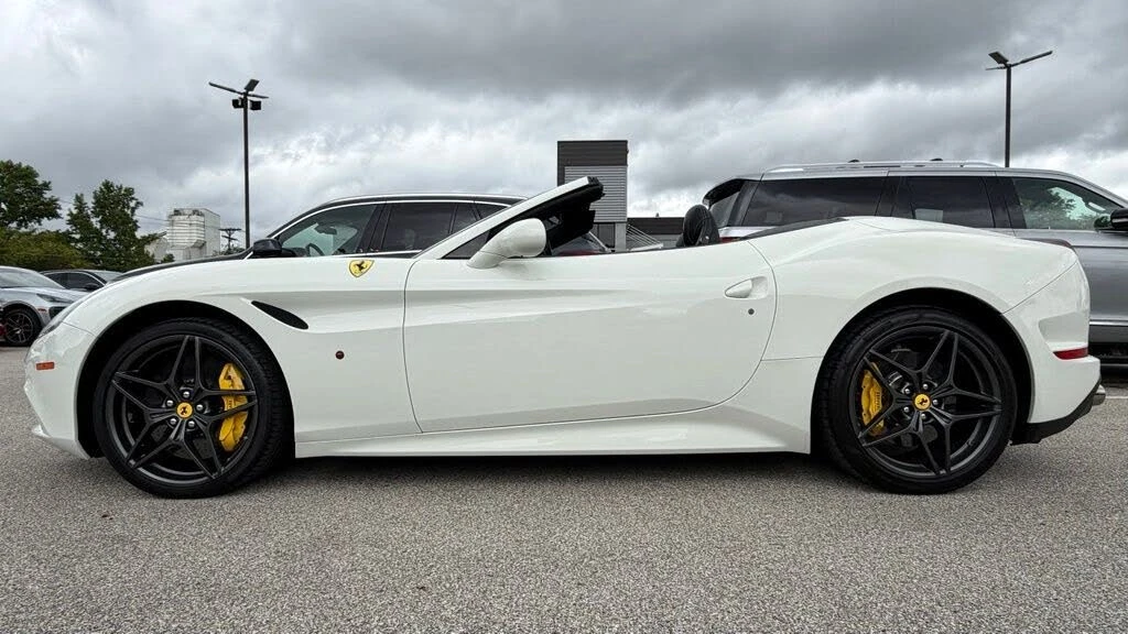 2015 Ferrari California T - Image 3 of 31
