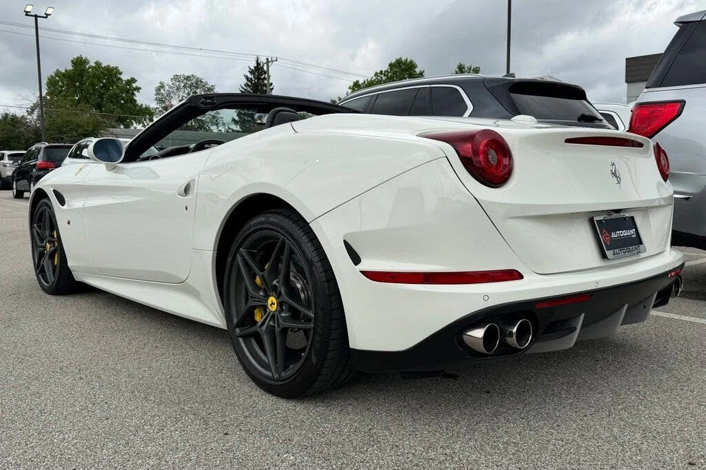2015 Ferrari California T - Image 5 of 31