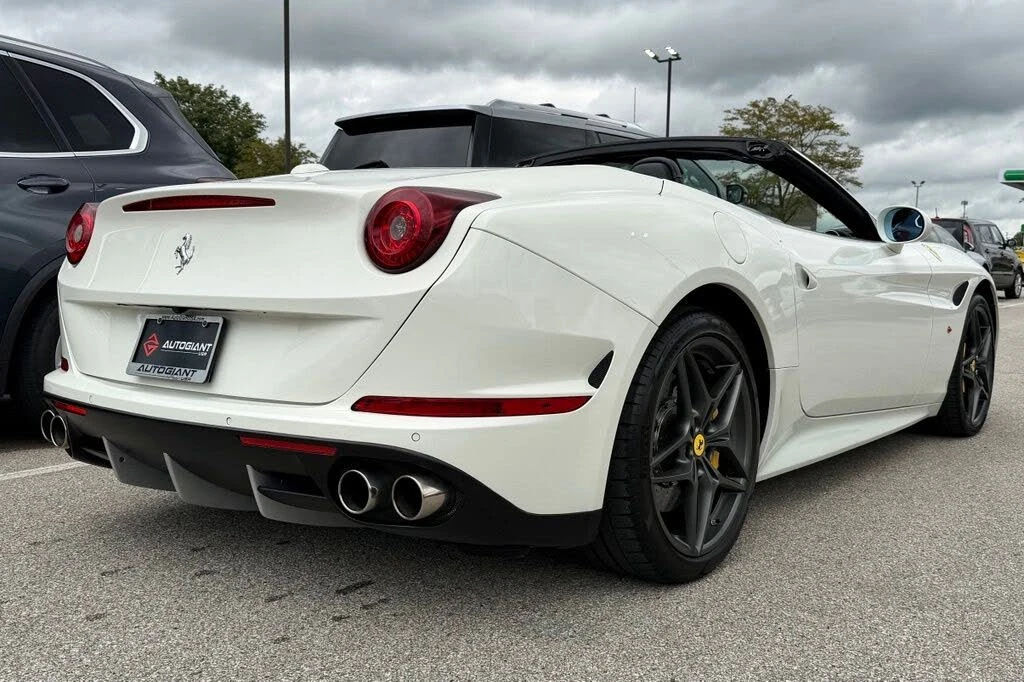 2015 Ferrari California T - Image 7 of 31