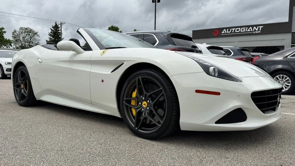 2015 Ferrari California T - Image 10 of 31