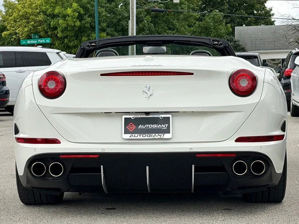 2015 Ferrari California T - Image 6 of 31