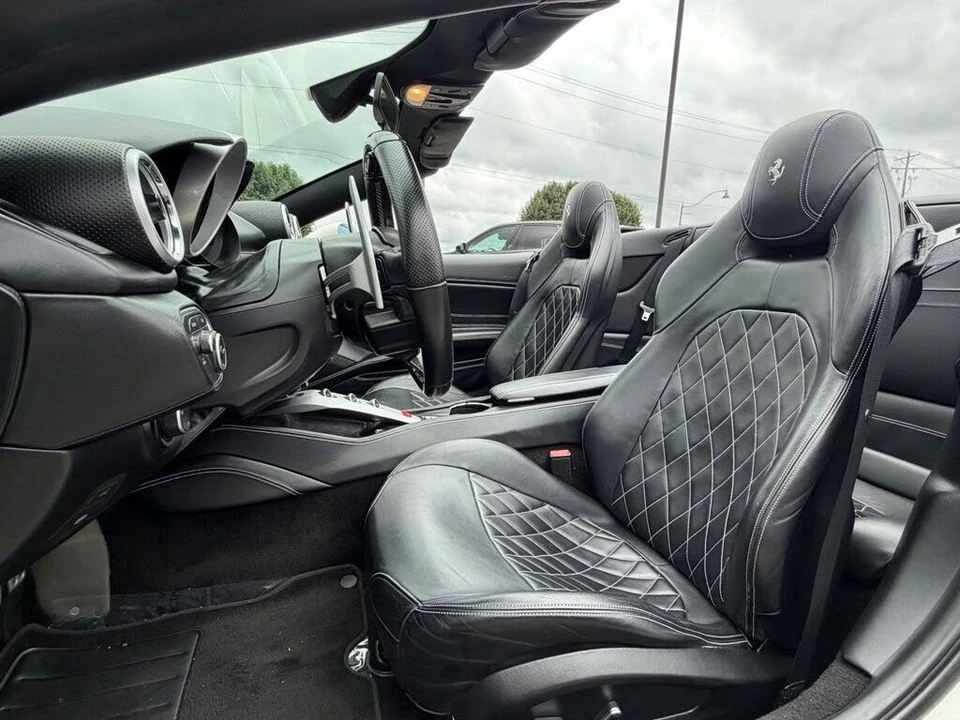2015 Ferrari California T - Image 17 of 31