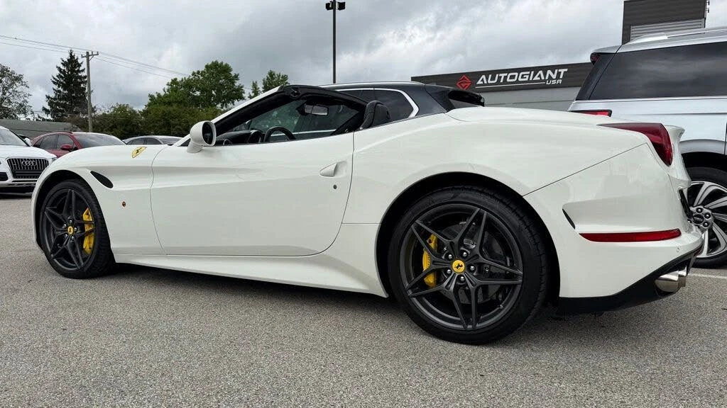2015 Ferrari California T - Image 4 of 31