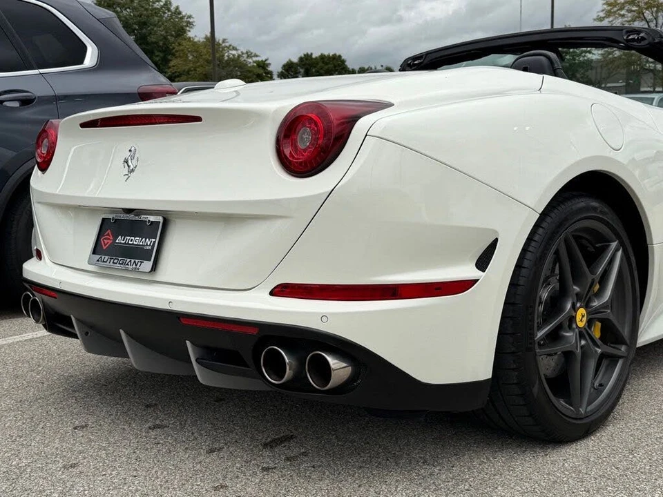 2015 Ferrari California T - Image 22 of 31