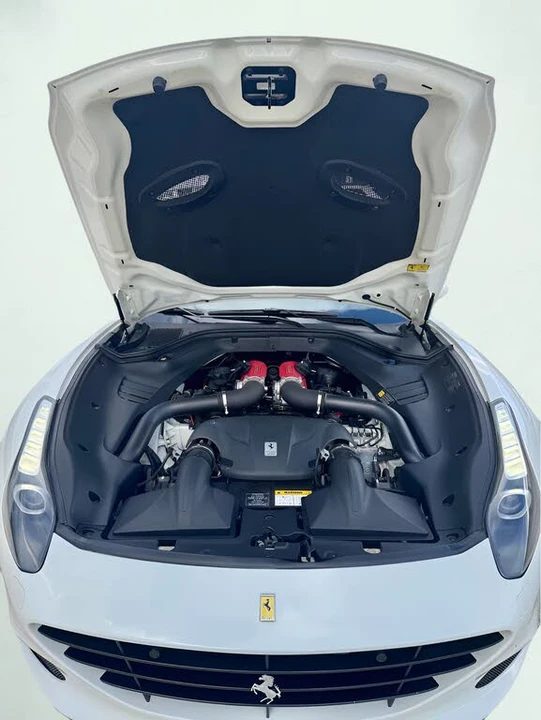 2015 Ferrari California T - Image 11 of 31