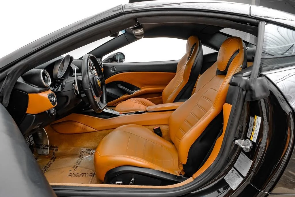 2015 Ferrari California T - Image 4 of 31