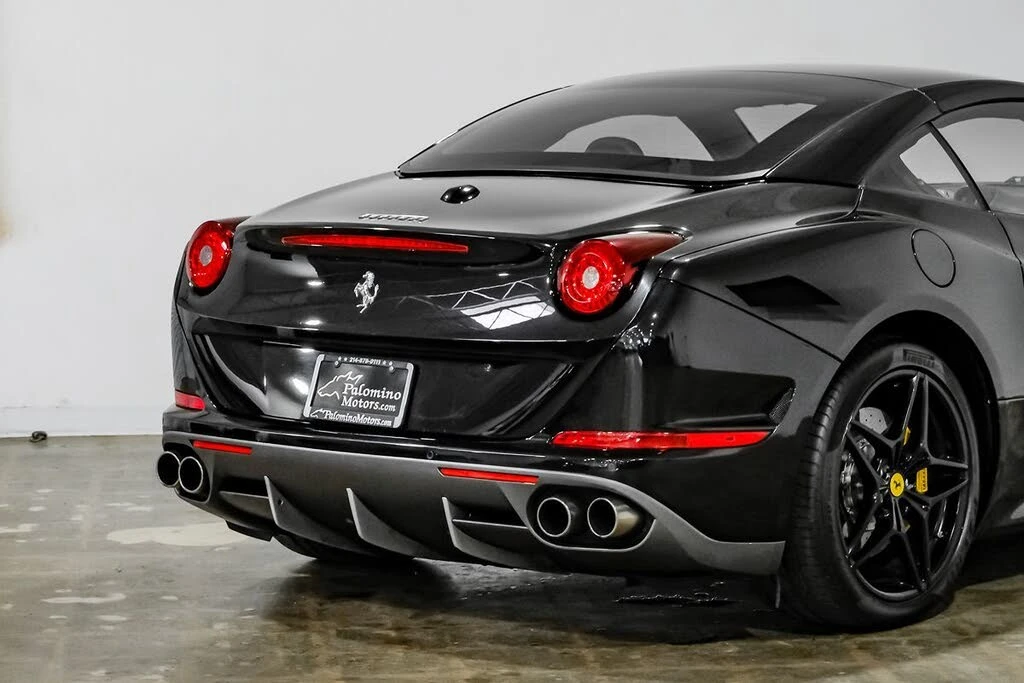 2015 Ferrari California T - Image 18 of 31