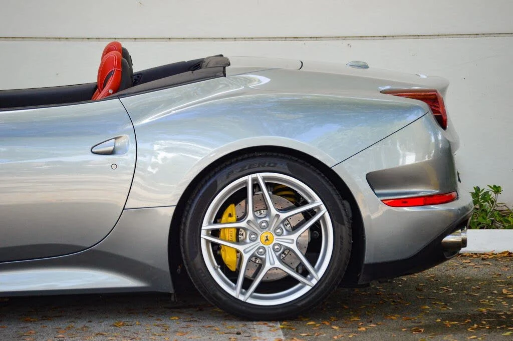 2015 Ferrari California T - Image 11 of 31