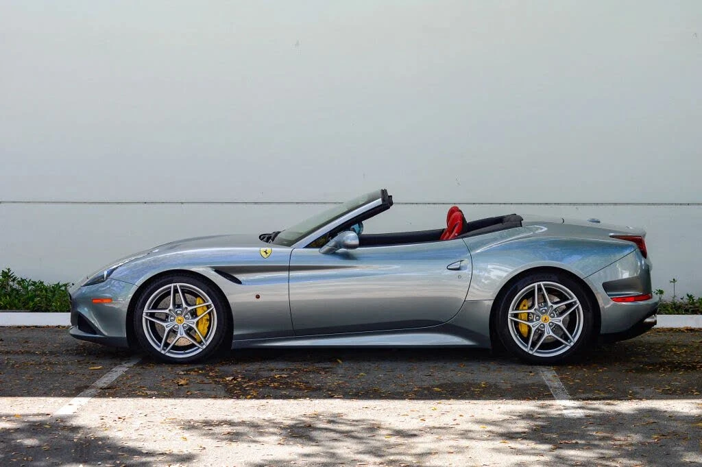 2015 Ferrari California T - Image 9 of 31