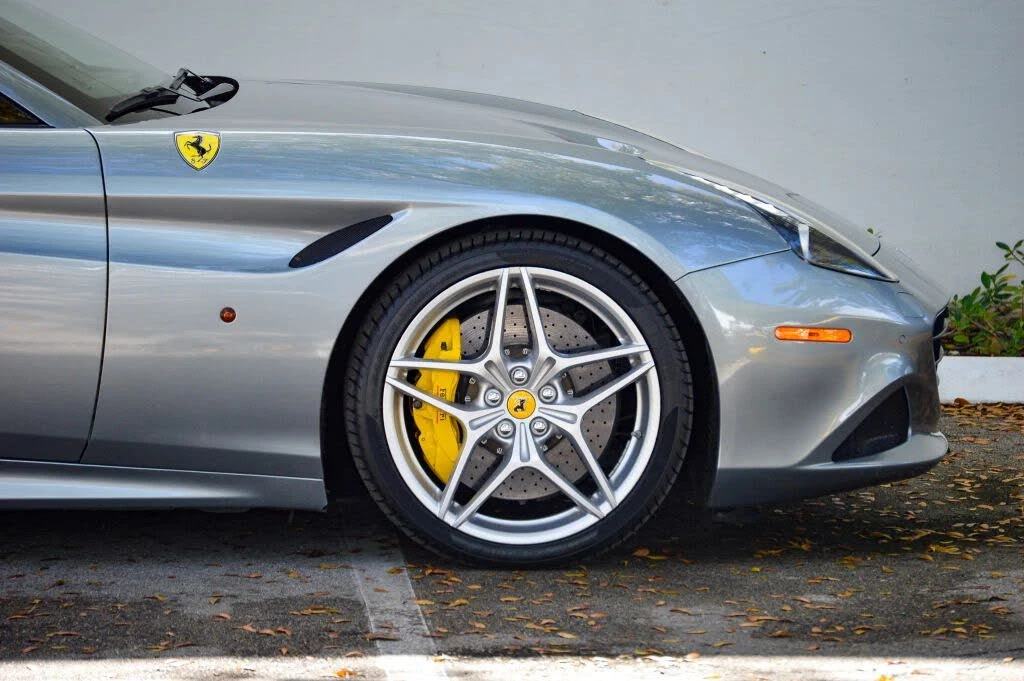 2015 Ferrari California T - Image 25 of 31