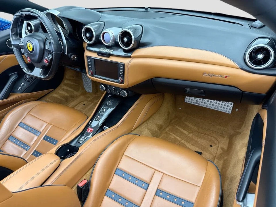 2015 Ferrari California T - Image 24 of 31