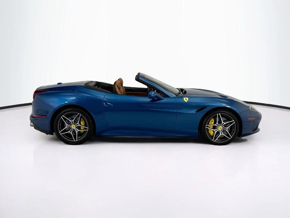 2015 Ferrari California T - Image 4 of 31