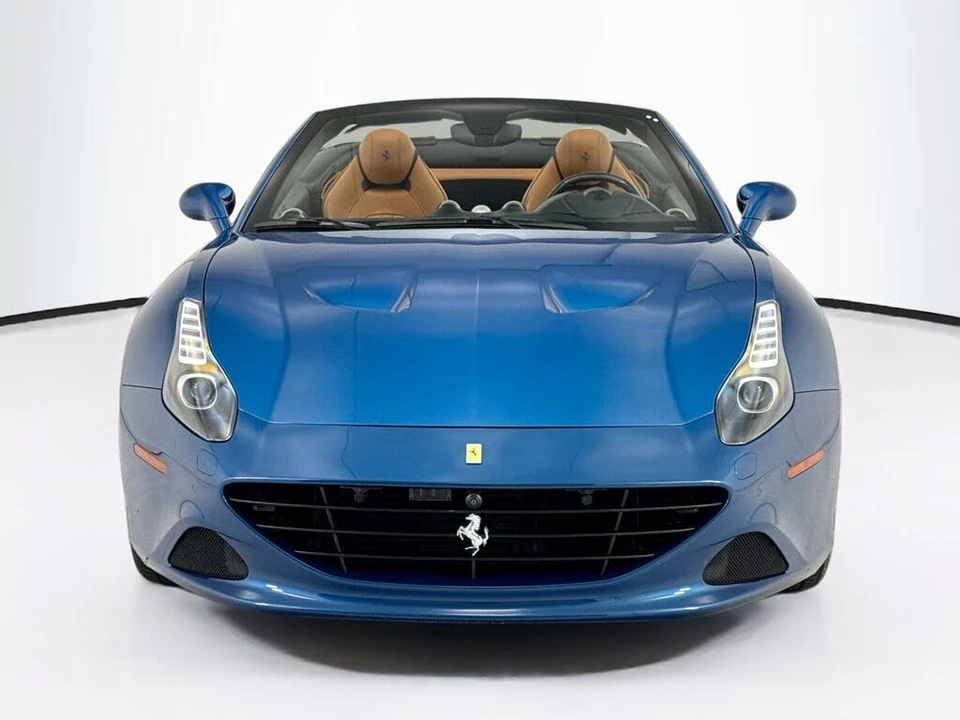 2015 Ferrari California T - Image 2 of 31
