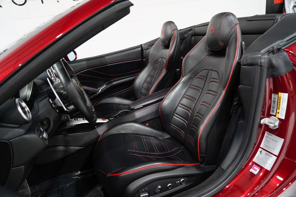 2015 Ferrari California T - Image 10 of 31