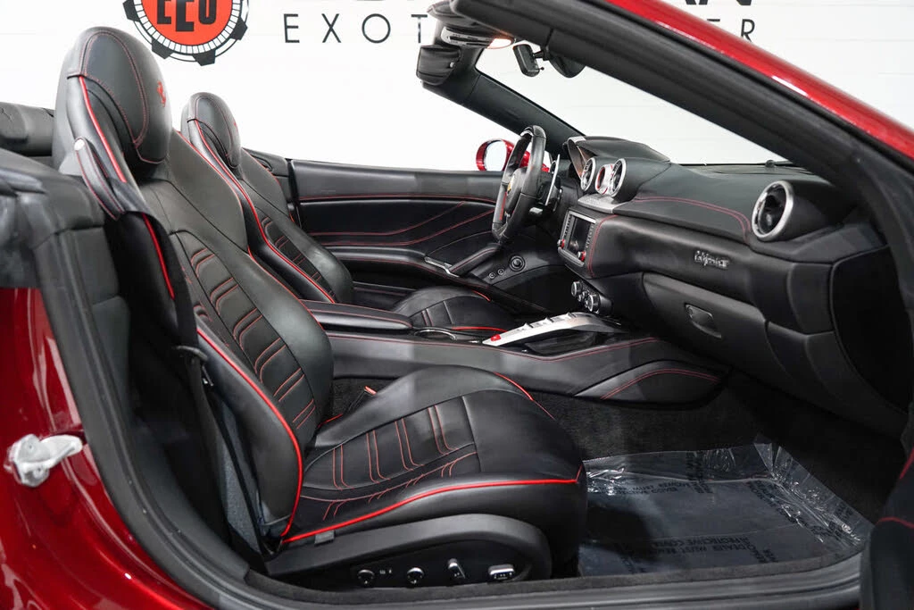 2015 Ferrari California T - Image 17 of 31