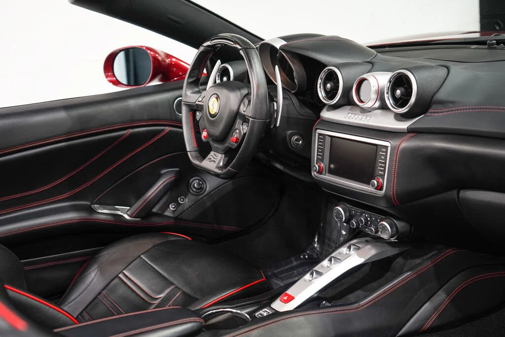 2015 Ferrari California T - Image 16 of 31
