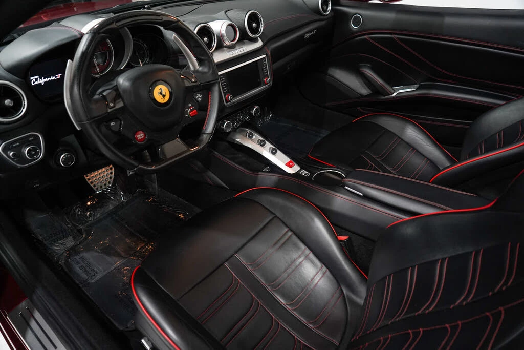 2015 Ferrari California T - Image 2 of 31