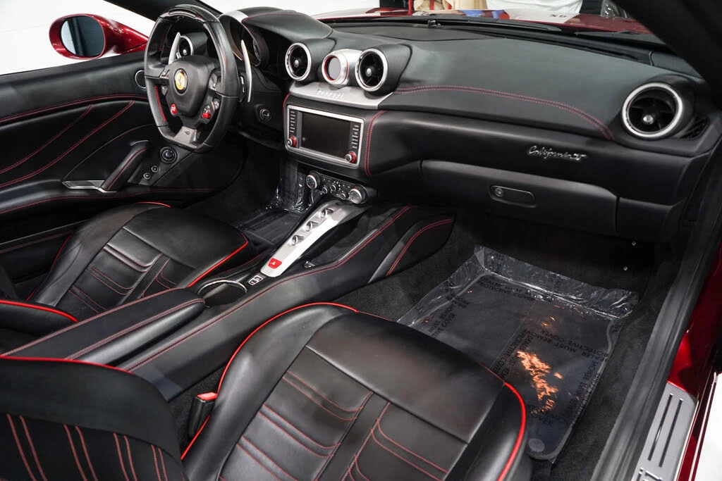 2015 Ferrari California T - Image 15 of 31