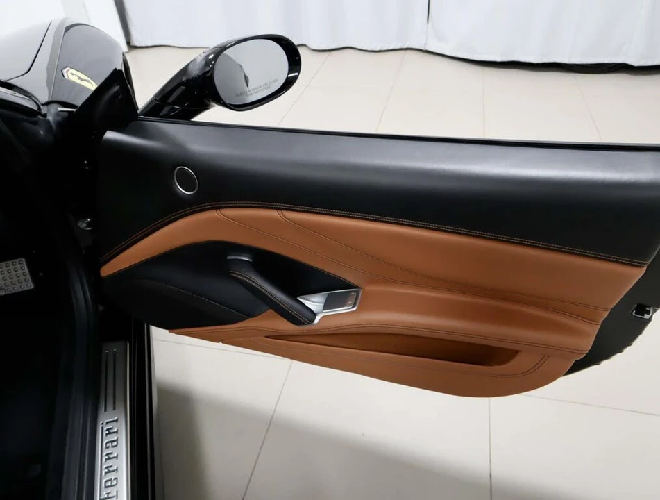 2015 Ferrari California T - Image 12 of 31