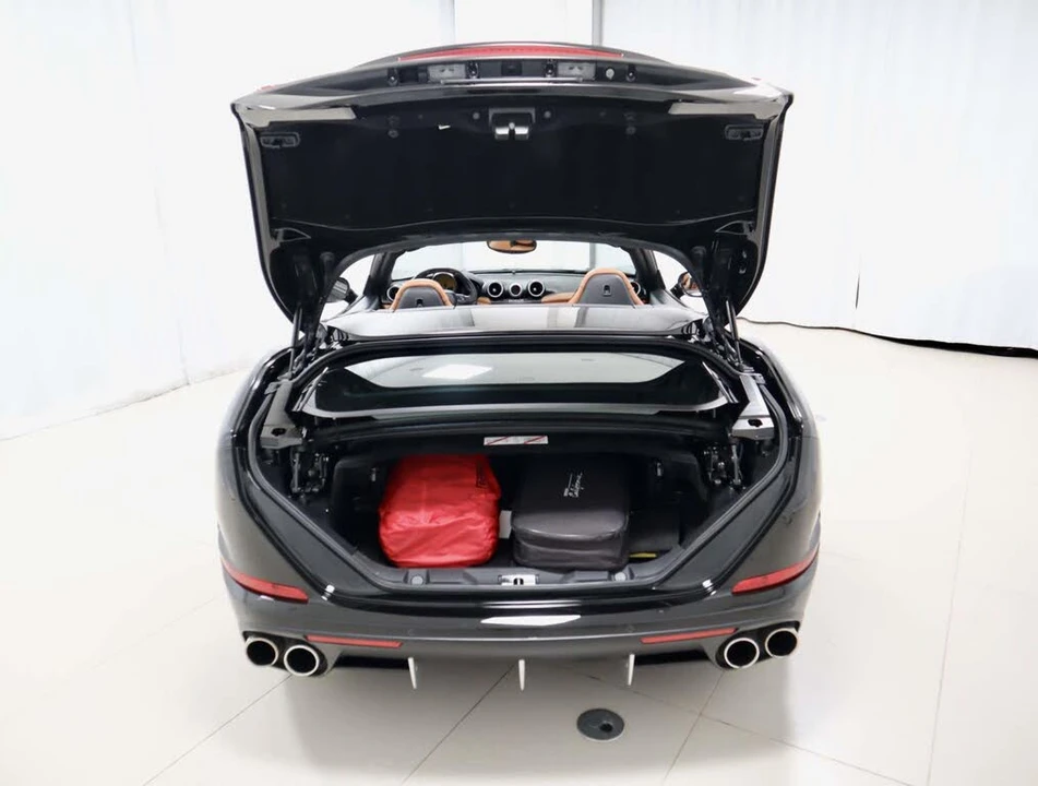 2015 Ferrari California T - Image 11 of 31