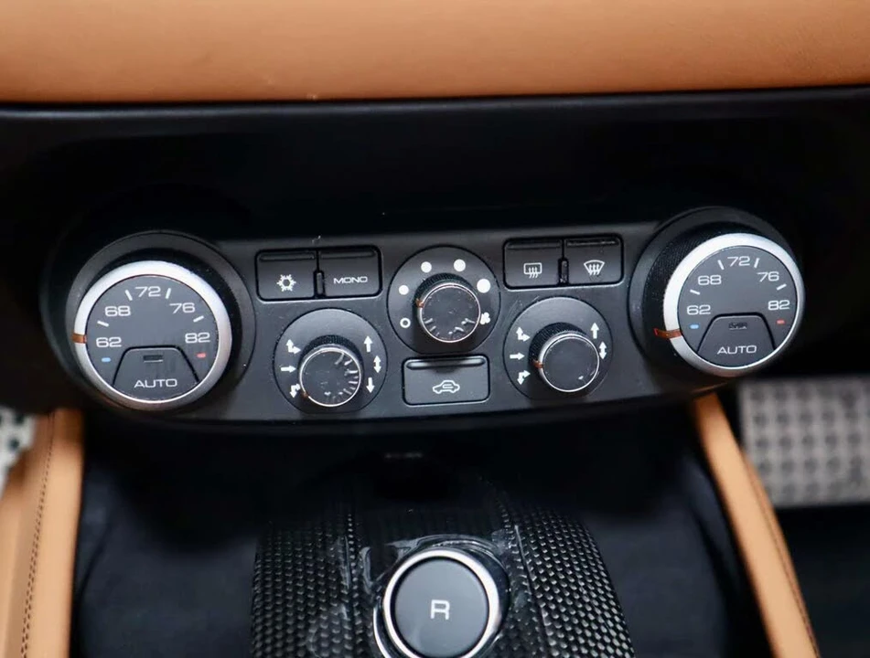 2015 Ferrari California T - Image 28 of 31