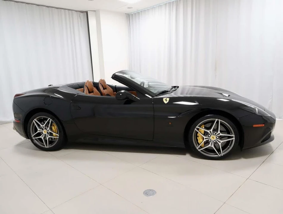 2015 Ferrari California T - Image 6 of 31