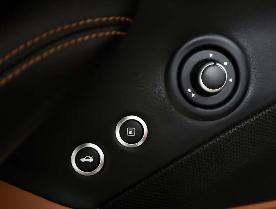 2015 Ferrari California T - Image 17 of 31