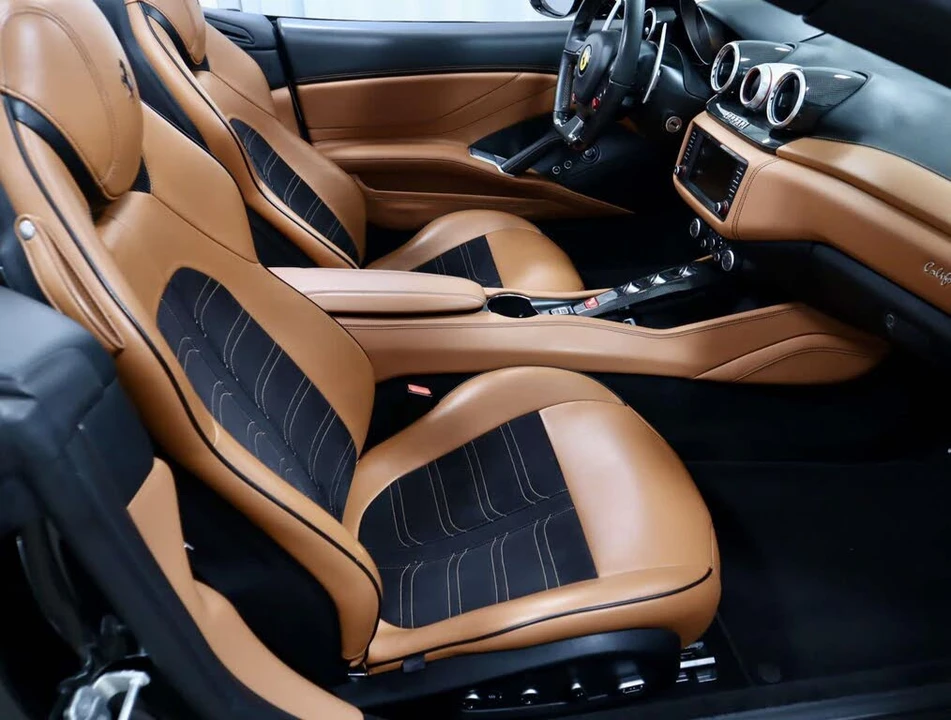 2015 Ferrari California T - Image 13 of 31