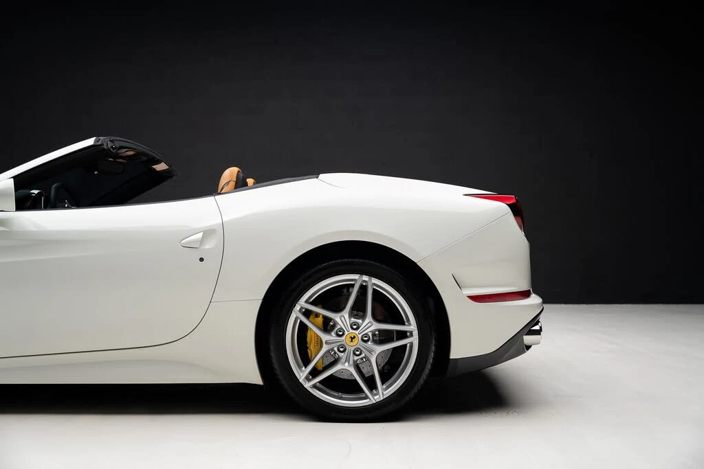 2015 Ferrari California T - Image 22 of 31