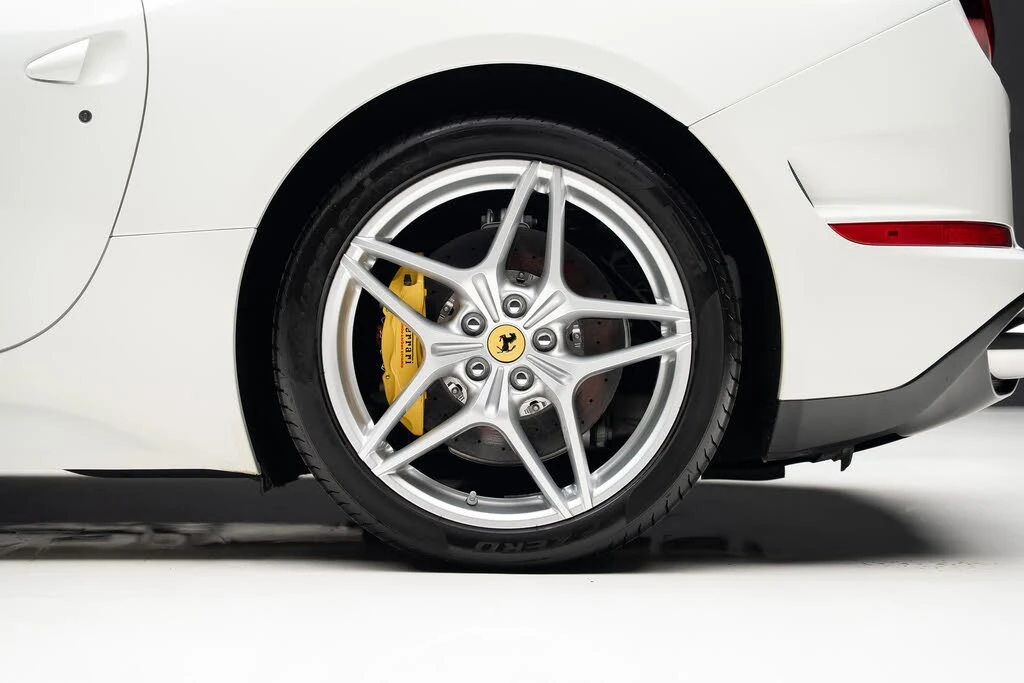 2015 Ferrari California T - Image 23 of 31