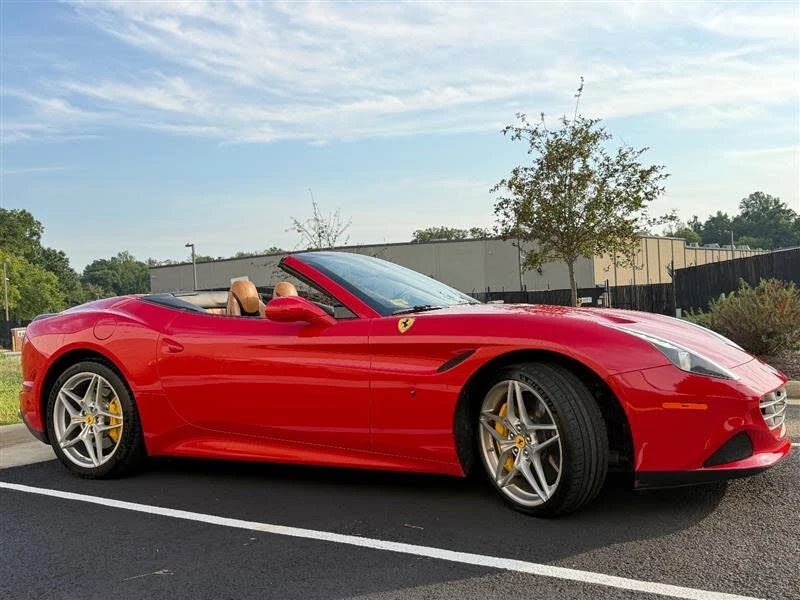 2015 Ferrari California T - Image 10 of 17