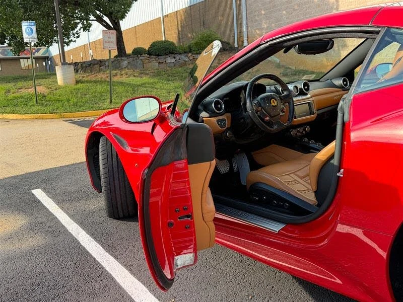 2015 Ferrari California T - Image 7 of 17