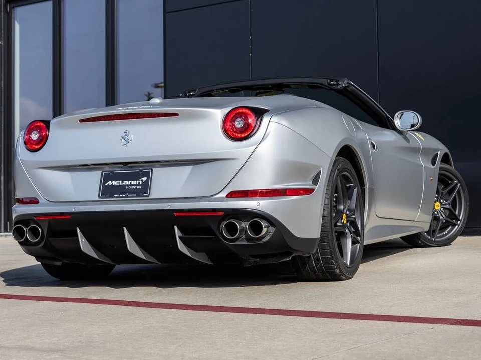 2015 Ferrari California T - Image 9 of 31