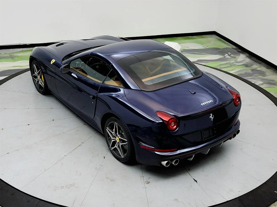 2015 Ferrari California T - Image 31 of 31