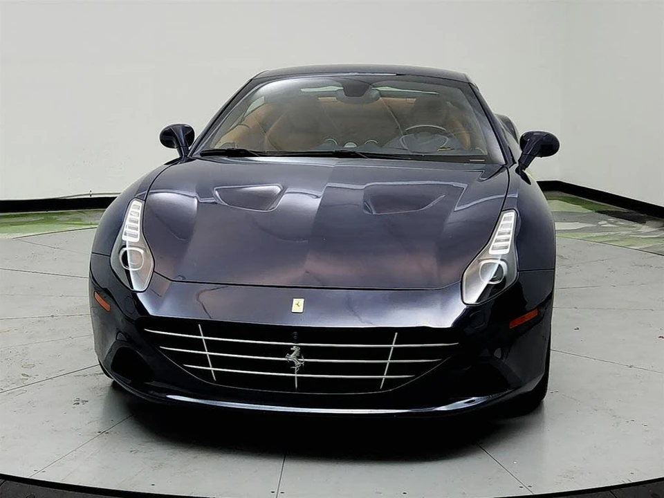 2015 Ferrari California T - Image 2 of 31