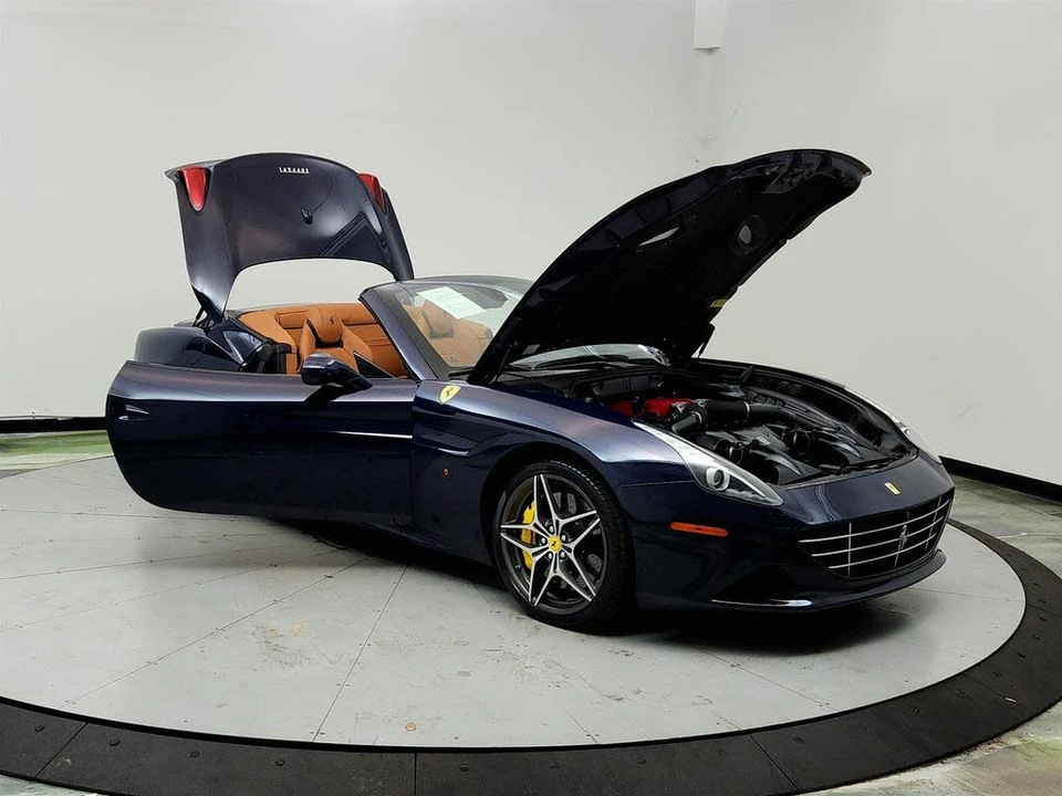 2015 Ferrari California T - Image 10 of 31