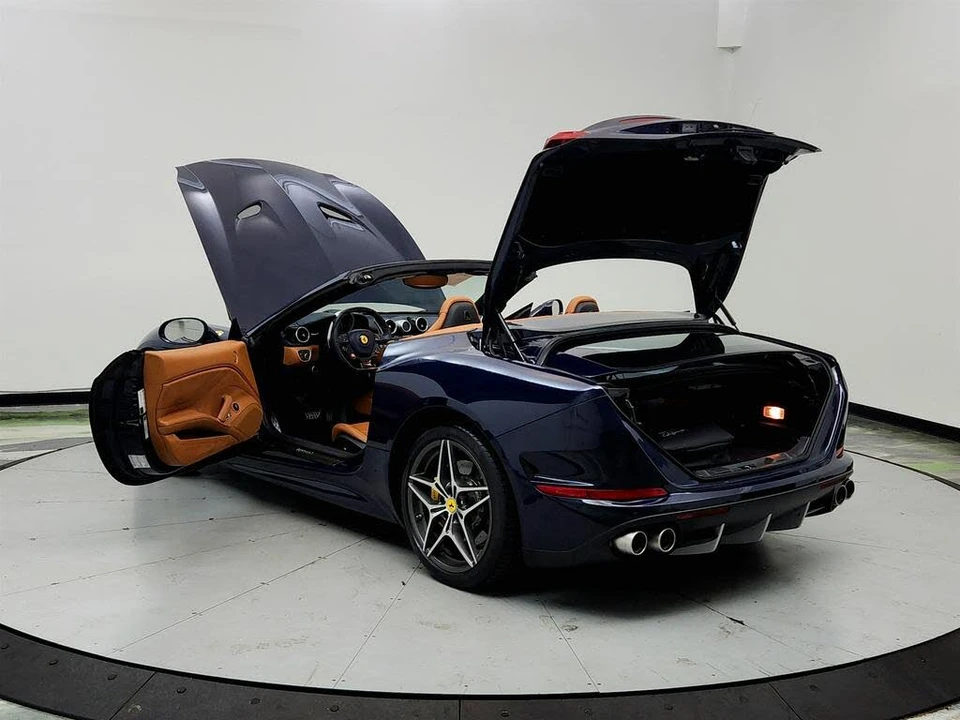 2015 Ferrari California T - Image 12 of 31