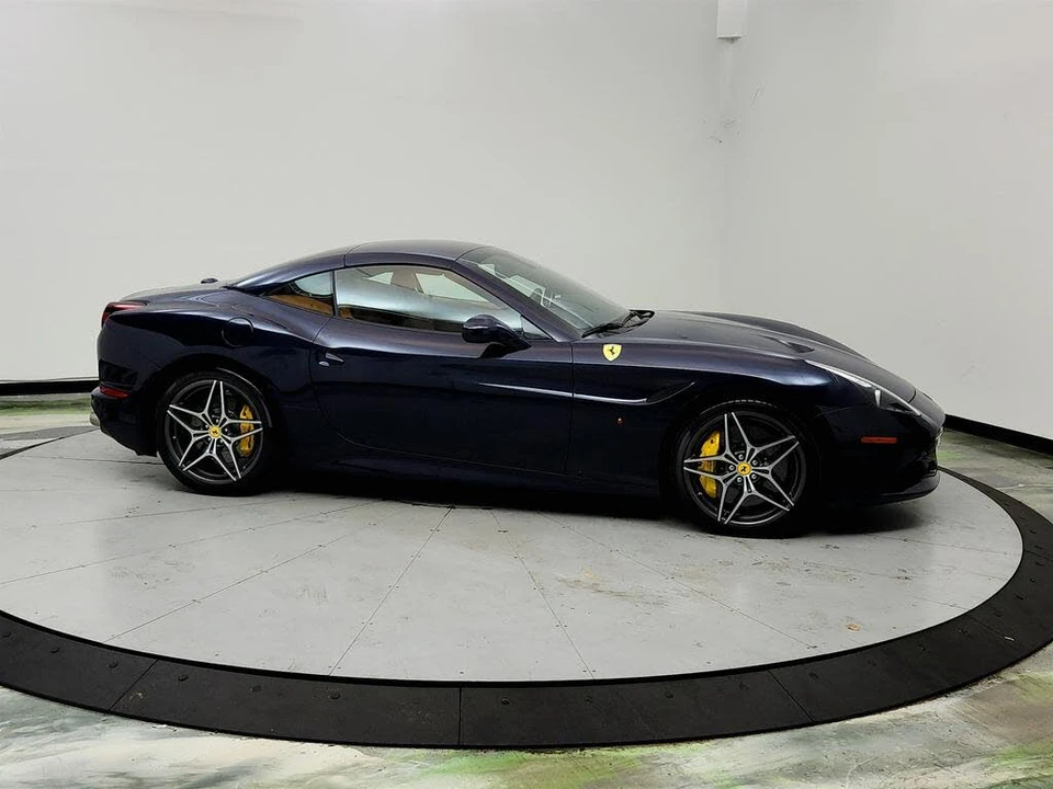 2015 Ferrari California T - Image 4 of 31