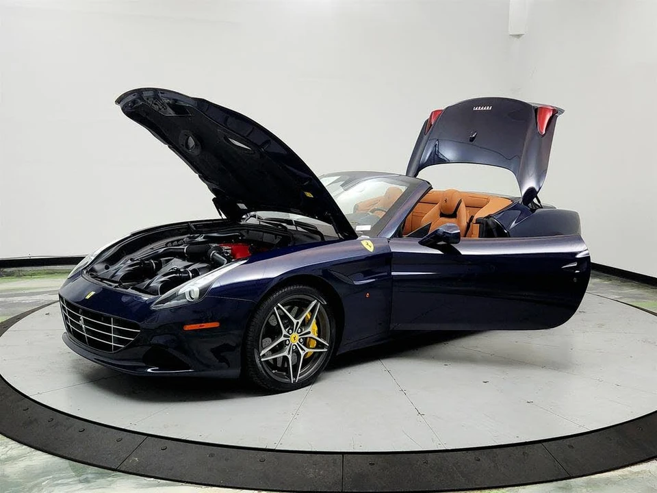 2015 Ferrari California T - Image 9 of 31