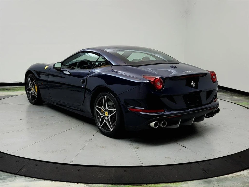 2015 Ferrari California T - Image 7 of 31