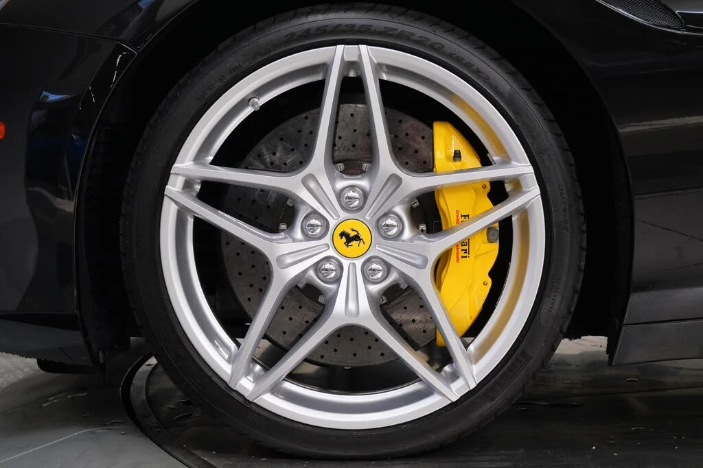 2015 Ferrari California T - Image 10 of 31