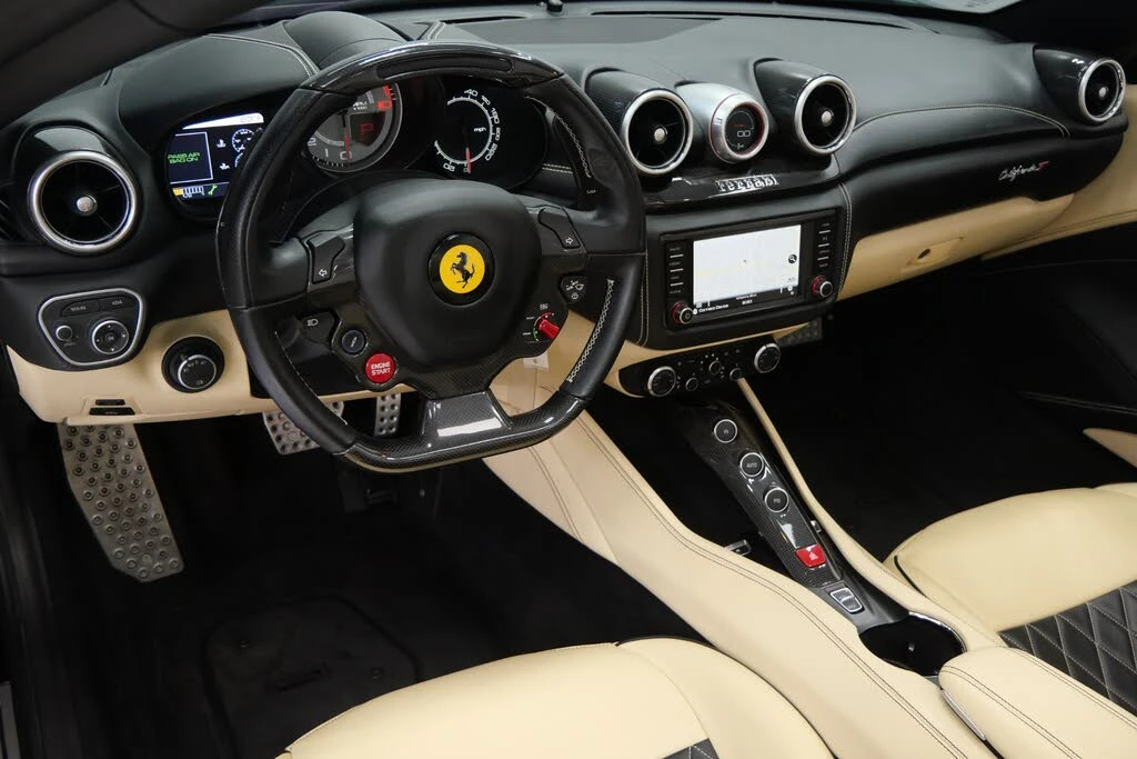 2015 Ferrari California T - Image 13 of 31