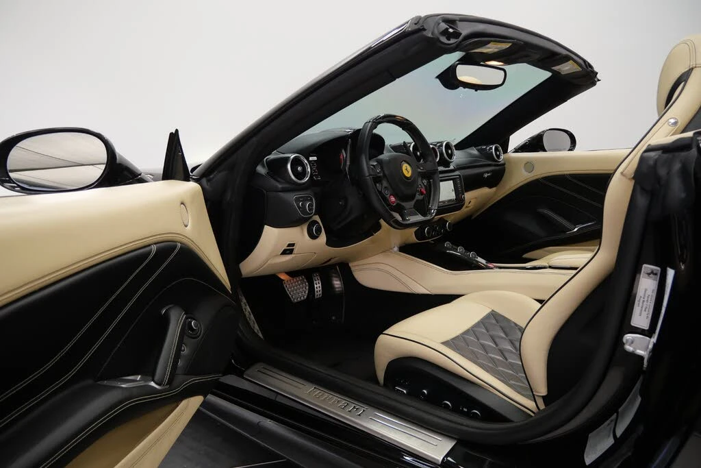 2015 Ferrari California T - Image 23 of 31