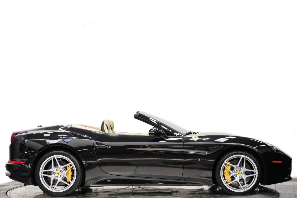 2015 Ferrari California T - Image 2 of 31