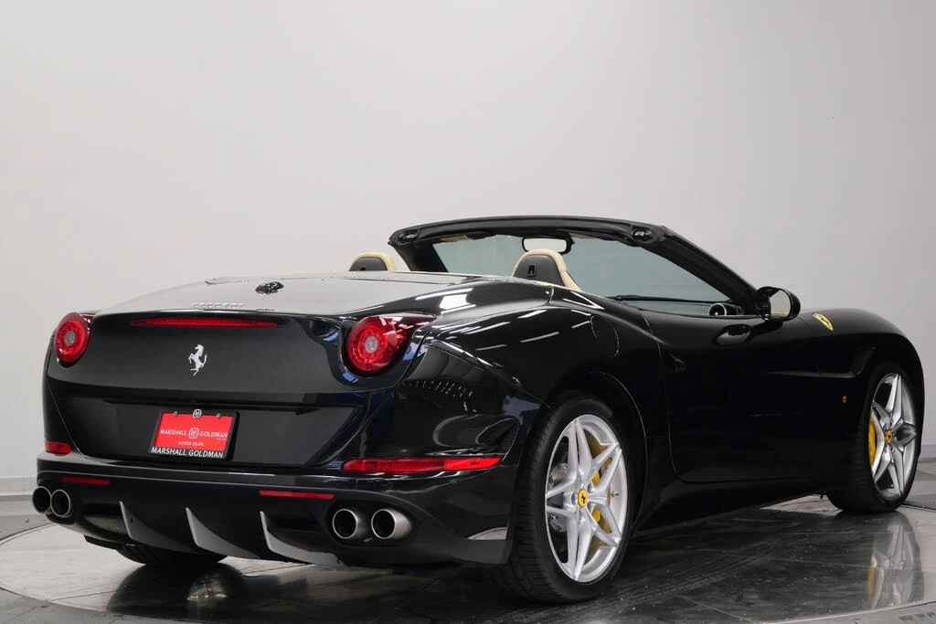 2015 Ferrari California T - Image 9 of 31