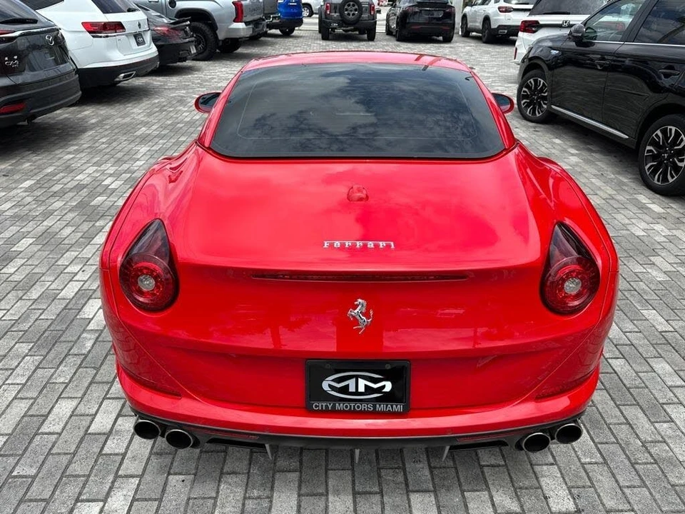 2015 Ferrari California T - Image 9 of 31